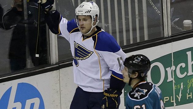 Vladimír Sobotka (vlevo) se raduje z gólu do sítě San Jose. Vladimír Sobotka (vlevo) se raduje z gólu do sítě San Jose.