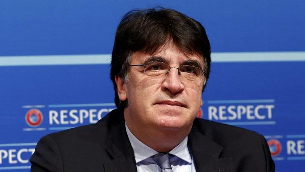 Nový generální sekretář UEFA Theodore Theodoridis z Řecka. Nový generální sekretář UEFA Theodore Theodoridis z Řecka.