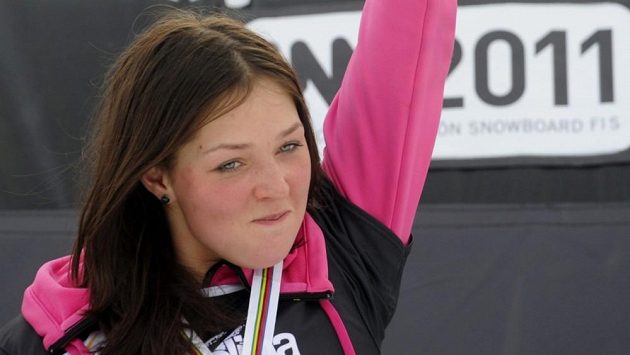 Ruská snowboardistka Alena Zavarzinová. Ruská snowboardistka Alena Zavarzinová.