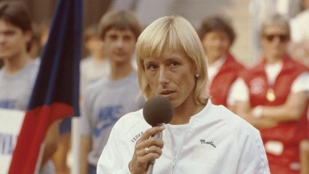 Martina Navrátilová hovoří po finále Fed Cupu na pražské Štvanici. Diváky svým proslovem dojmula. Martina Navrátilová hovoří po finále Fed Cupu na pražské Štvanici. Diváky svým proslovem dojmula.