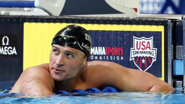 Americký plavec Ryan Lochte nesmí kvůli vymyšlené historce o přepadení během olympijských her v Riu deset měsíců závodit. Americký plavec Ryan Lochte nesmí kvůli vymyšlené historce o přepadení během olympijských her v Riu deset měsíců závodit.