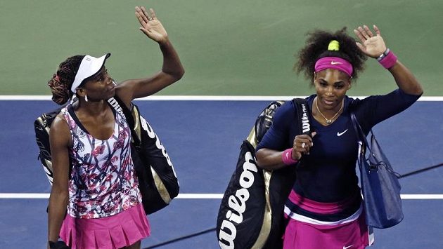 Sestry Williamsovy se loučí se čtyřhrou na US Open. Letos poprvé padly. Sestry Williamsovy se loučí se čtyřhrou na US Open. Letos poprvé padly.