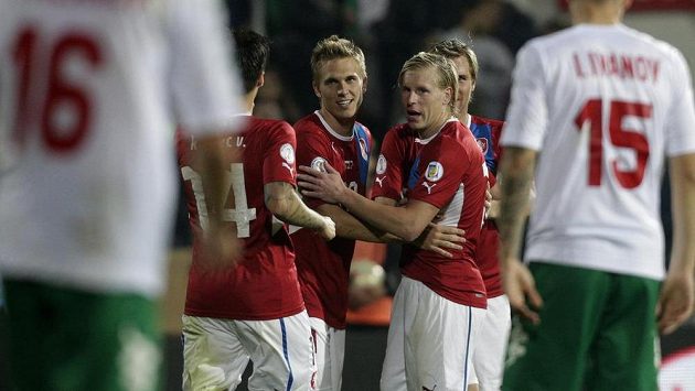 Bořek Dočkal a František Rajtoral se radují z gólu proti Bulharsku. Bořek Dočkal a František Rajtoral se radují z gólu proti Bulharsku.
