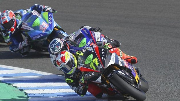 Vítěz dnešního závodu MotoE Dominigue Aegerter ze Švýcarska Vítěz dnešního závodu MotoE Dominigue Aegerter ze Švýcarska