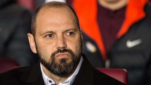Trenér Sparty Tomáš Požár během utkání s Duklou. Trenér Sparty Tomáš Požár během utkání s Duklou.