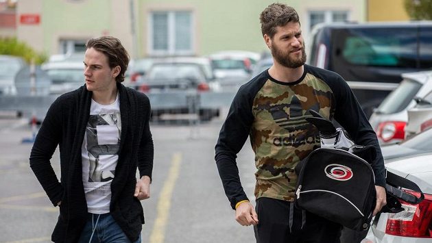 Petr Zámorský (vlevo) a Michal Jordán na archivním snímku na srazu hokejové reprezentace ve Znojmě. Petr Zámorský (vlevo) a Michal Jordán na archivním snímku na srazu hokejové reprezentace ve Znojmě.