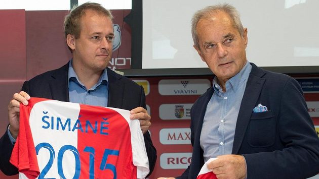 Spolumajitel a prezident Slavie Jiří Šimáně (vpravo) a generální ředitel klubu David Trunda. Spolumajitel a prezident Slavie Jiří Šimáně (vpravo) a generální ředitel klubu David Trunda.