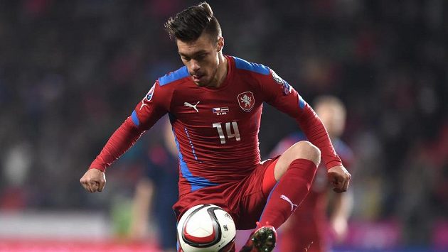 Český reprezentační útočník Václav Kadlec. Český reprezentační útočník Václav Kadlec.