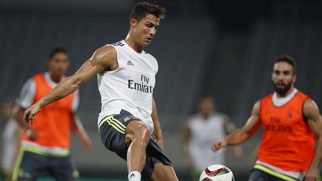 Cristiano Ronaldo stále není zcela fit a musí vynechat další přípravný duel Bílého baletu. Cristiano Ronaldo stále není zcela fit a musí vynechat další přípravný duel Bílého baletu.