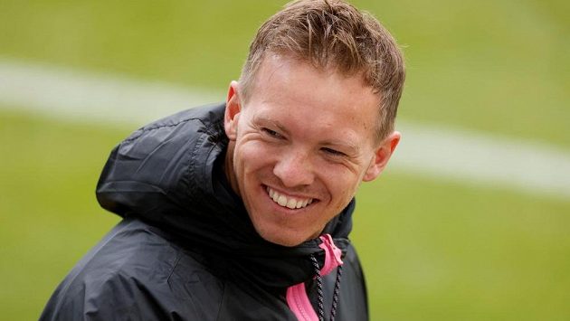 Trenér Julian Nagelsmann opustí Lipsko a v létě odejde do slavného Bayernu Mnichov. Trenér Julian Nagelsmann opustí Lipsko a v létě odejde do slavného Bayernu Mnichov.