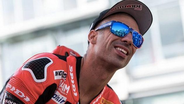 Italský závodník Marco Melandri se vrací do světového šampionátu superbiků. Italský závodník Marco Melandri se vrací do světového šampionátu superbiků.
