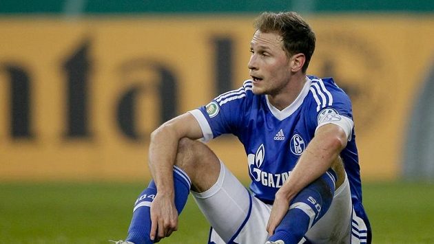 Benedikt Höwedes ze Schalke lituje vyřazení z Německého poháru. Benedikt Höwedes ze Schalke lituje vyřazení z Německého poháru.