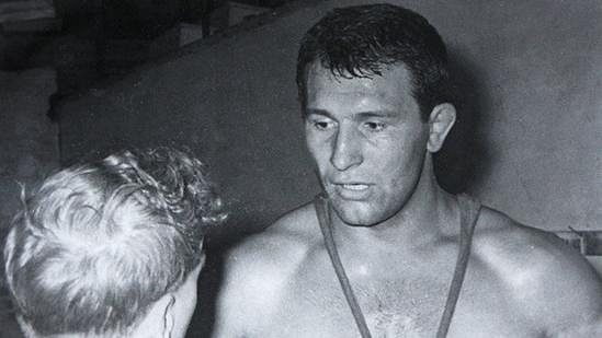 Olympijský vítěz Alexandr Ivanickij (na archivním snímku) zemřel. Olympijský vítěz Alexandr Ivanickij (na archivním snímku) zemřel.