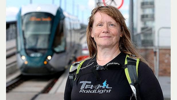 Stephanie Cookeová si běhá podél nových tramvajových tratí a kochá se městem. Stephanie Cookeová si běhá podél nových tramvajových tratí a kochá se městem.