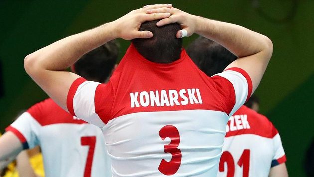 Smutný polský volejbalista Karol Klos. Smutný polský volejbalista Karol Klos.