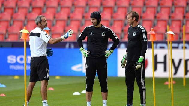 Mark Schwarzer (vpravo) Mark Schwarzer (vpravo)