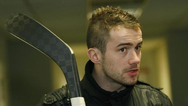 Hokejista Jakub Petružálek míří do Třince. Hokejista Jakub Petružálek míří do Třince.