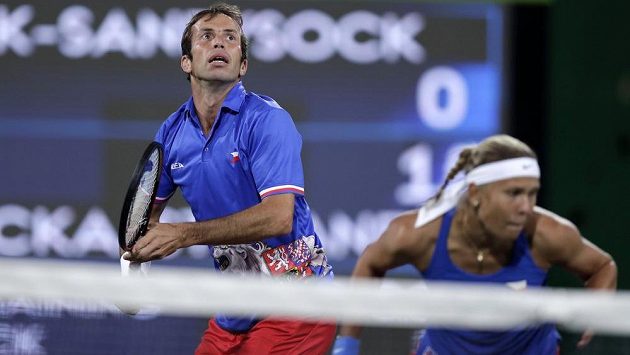 Radek Štěpánek s Lucií Hradeckou touží urvat v Riu olympijskou medaili. Radek Štěpánek s Lucií Hradeckou touží urvat v Riu olympijskou medaili.