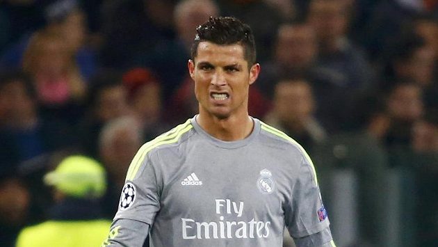 Cristiano Ronaldo z Realu se raduje z gólu proti AS Řím. Cristiano Ronaldo z Realu se raduje z gólu proti AS Řím.