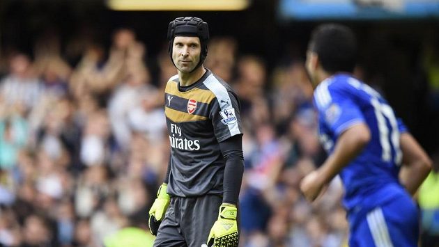 Brankář Petr Čech se vrátil na Stamford Bridge, v roli gólmana Arsenalu dvakrát inkasoval. Brankář Petr Čech se vrátil na Stamford Bridge, v roli gólmana Arsenalu dvakrát inkasoval.