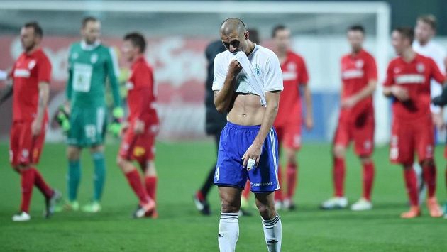 Vítězství měla Mladá Boleslav na dosah. Ze zápasu s Brnem nakonec bere jen bod. Vpředu zklamaný obránce Středočechů Douglas Da Silva. Vítězství měla Mladá Boleslav na dosah. Ze zápasu s Brnem nakonec bere jen bod. Vpředu zklamaný obránce Středočechů Douglas Da Silva.
