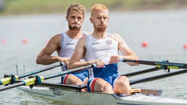 Veslaři Miroslav Vraštil (vpravo) a Jiří Šimánek na startu rozjížďek v rámci Mistrovství Evropy 2017 ve veslování v Račicích. Veslaři Miroslav Vraštil (vpravo) a Jiří Šimánek na startu rozjížďek v rámci Mistrovství Evropy 2017 ve veslování v Račicích.