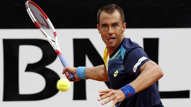 Český tenista Lukáš Rosol je ve 2. kole prostějovského challangeru. Český tenista Lukáš Rosol je ve 2. kole prostějovského challangeru.