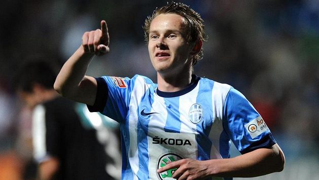 Útočník Jan Chramosta bude v příští sezóně oblékat plzeňský dres Útočník Jan Chramosta bude v příští sezóně oblékat plzeňský dres