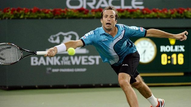 Radek Štěpánek během duelu s Rafaelem Nadalem na turnaji v Indian Wells. Radek Štěpánek během duelu s Rafaelem Nadalem na turnaji v Indian Wells.