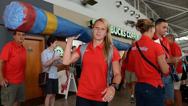 Tyčkařka Jiřina Svobodová. Tyčkařka Jiřina Svobodová.