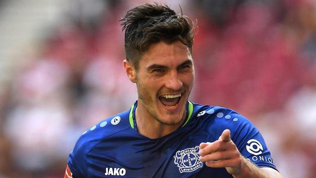 Patrik Schick oslavuje svou branku v zápase se Stuttgartem Patrik Schick oslavuje svou branku v zápase se Stuttgartem