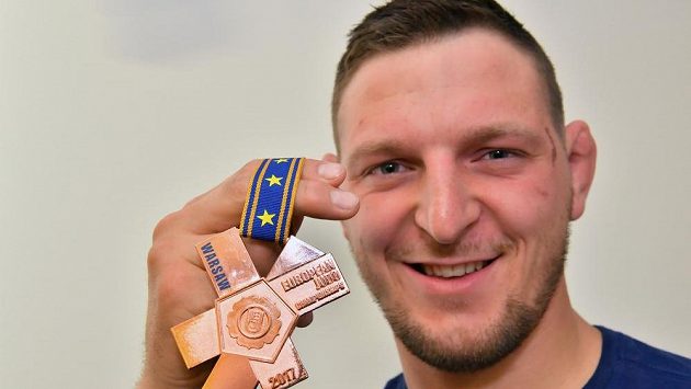 Judista Lukáš Krpálek s bronzovou medailí z ME ve Varšavě.. Judista Lukáš Krpálek s bronzovou medailí z ME ve Varšavě..