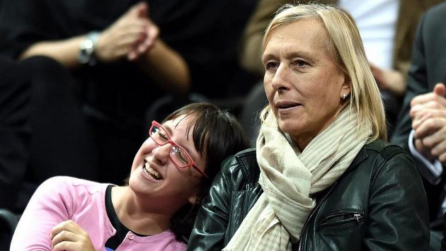 Martina Navrátilová sleduje finále Fed Cupu mezi Českem a Německem. Martina Navrátilová sleduje finále Fed Cupu mezi Českem a Německem.