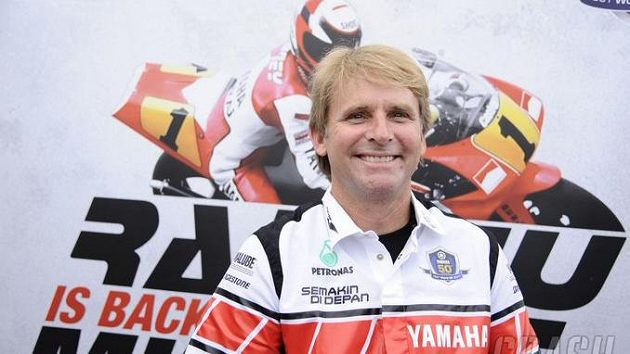 Wayne Rainey znovu jezdí na motorce. Wayne Rainey znovu jezdí na motorce.