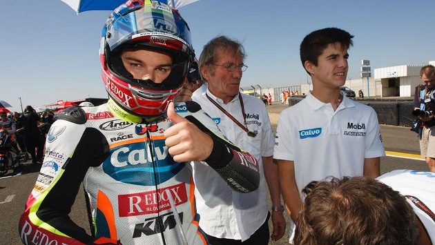 Český motocyklový jezdec Jakub Kornfeil se raduje. Český motocyklový jezdec Jakub Kornfeil se raduje.