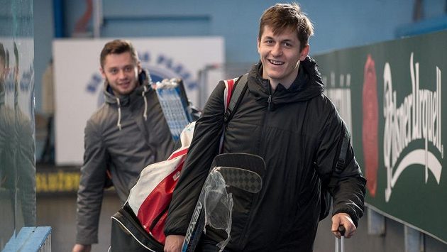 Útočník Lukáš Radil (vpředu) na srazu české hokejové reprezentace. Útočník Lukáš Radil (vpředu) na srazu české hokejové reprezentace.