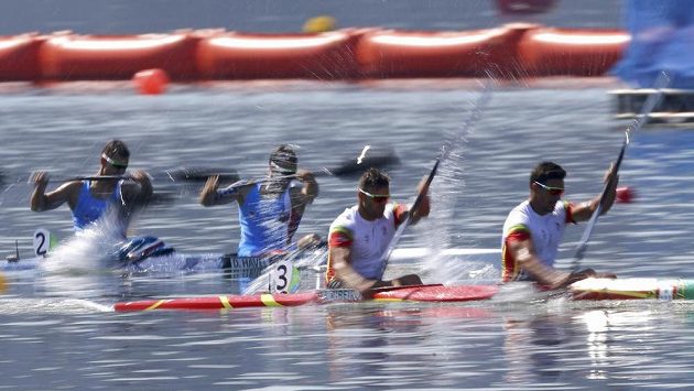 Český deblkajak Daniel Havel, Jan Štěrba stíhá portugalské duo Silva, Ribeiro. Český deblkajak Daniel Havel, Jan Štěrba stíhá portugalské duo Silva, Ribeiro.