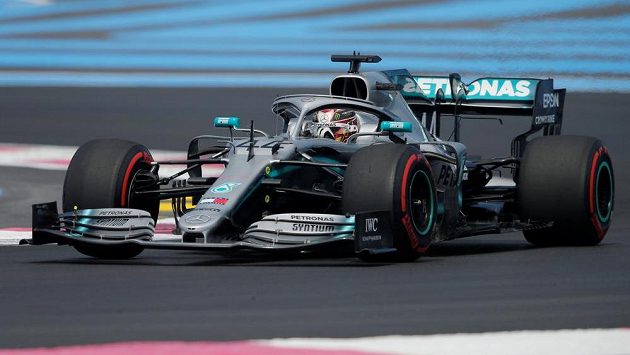 Lewis Hamilton při prvním tréninku na Velkou cenu Francie formule 1. Lewis Hamilton při prvním tréninku na Velkou cenu Francie formule 1.