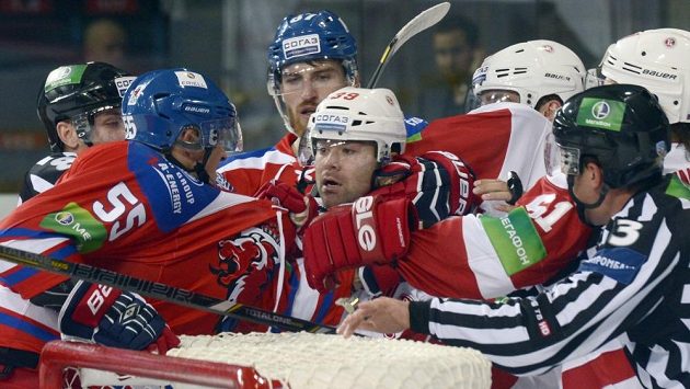 Roztržka v utkání Lva v Kontinentální hokejové lize Roztržka v utkání Lva v Kontinentální hokejové lize