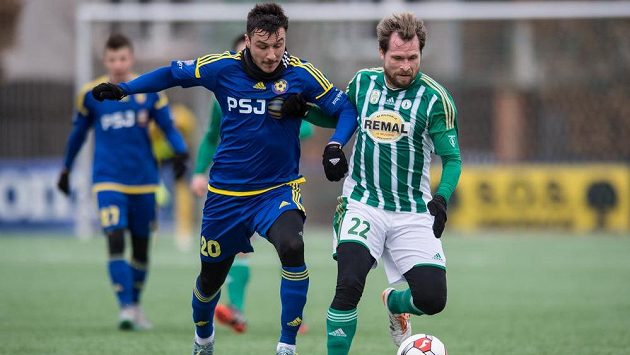 Peter Šulek z Jihlavy (vlevo) a záložník Bohemians Tomáš Čížek. Peter Šulek z Jihlavy (vlevo) a záložník Bohemians Tomáš Čížek.