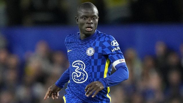 Francouzský záložník Chelsea N'Golo Kanté měl pozitivní test na koronavirus a musí do desetidenní izolace. Francouzský záložník Chelsea N'Golo Kanté měl pozitivní test na koronavirus a musí do desetidenní izolace.