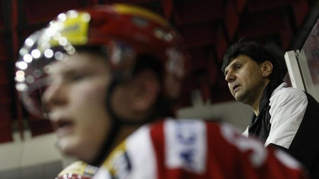 Rozhodnuto. Trenér Slavie Vladimír Růžička s Slavia se udrželi v extralize. Rozhodnuto. Trenér Slavie Vladimír Růžička s Slavia se udrželi v extralize.