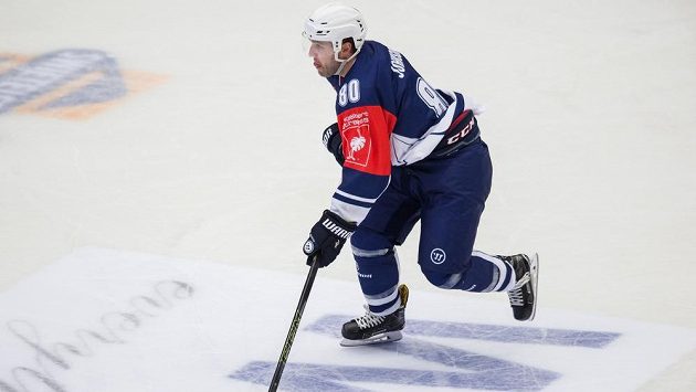 Plzeňský útočník Nicholas Johnson během utkání hokejové Ligy mistrů se Stavangerem. Plzeňský útočník Nicholas Johnson během utkání hokejové Ligy mistrů se Stavangerem.