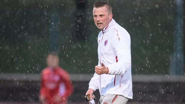 Asistent trenéra Slavie Praha Jaroslav Köstl během zahájení zimní přípravy. Asistent trenéra Slavie Praha Jaroslav Köstl během zahájení zimní přípravy.