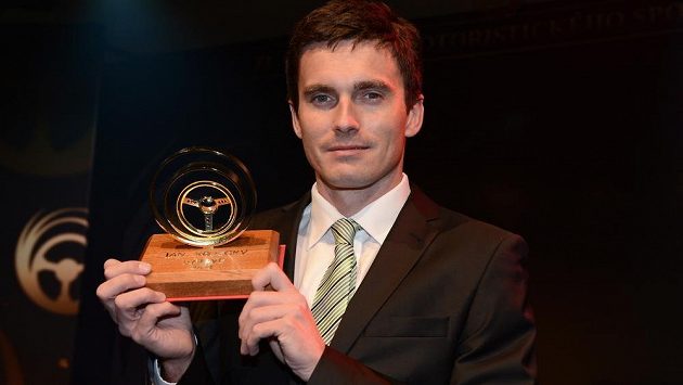 Jezdec Rallye týmu Škoda Motorsport Jan Kopecký s cenou Zlatý volant za rok 2013. Jezdec Rallye týmu Škoda Motorsport Jan Kopecký s cenou Zlatý volant za rok 2013.