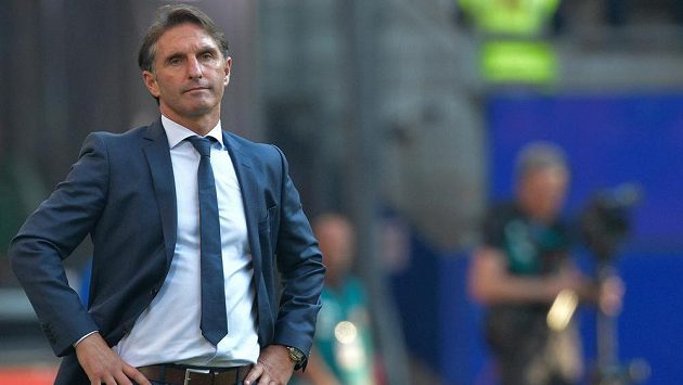 Bruno Labbadia už není trenérem fotbalistů Hamburku. Bruno Labbadia už není trenérem fotbalistů Hamburku.