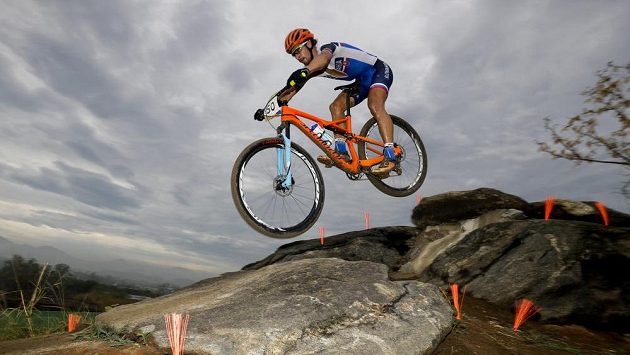 Slovák Peter Sagan na trati závodu na horských kolech. Slovák Peter Sagan na trati závodu na horských kolech.