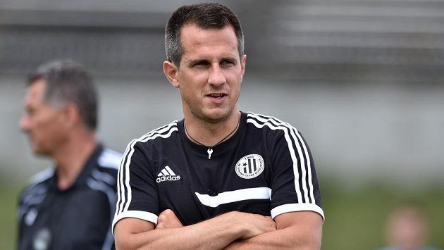Sportovní manažer Martin Vozábal vyhlíží pro Dynamo zajímavou posilu... Sportovní manažer Martin Vozábal vyhlíží pro Dynamo zajímavou posilu...