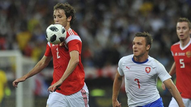 Stanislav Tecl (vpravo) a ruský reprezentant Mario Fernandes. Stanislav Tecl (vpravo) a ruský reprezentant Mario Fernandes.