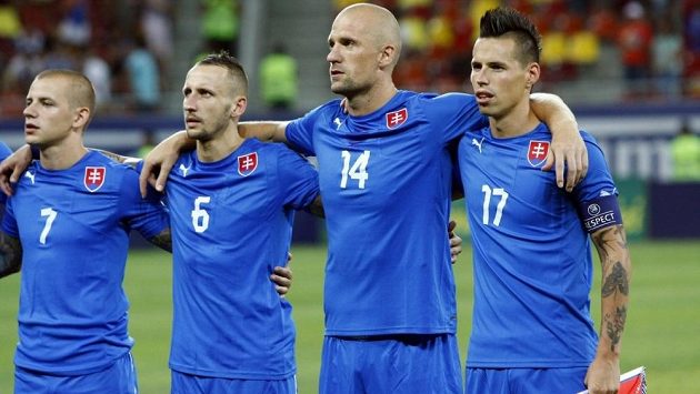 Slovenští fotbalisté zleva Vladimír Weiss, Michal Breznaník, Martin Jakubko a Marek Hamšík mají na začátku září zahájit kvalifikaci o ME duelem v ukrajinském Kyjevě. Slovenští fotbalisté zleva Vladimír Weiss, Michal Breznaník, Martin Jakubko a Marek Hamšík mají na začátku září zahájit kvalifikaci o ME duelem v ukrajinském Kyjevě.